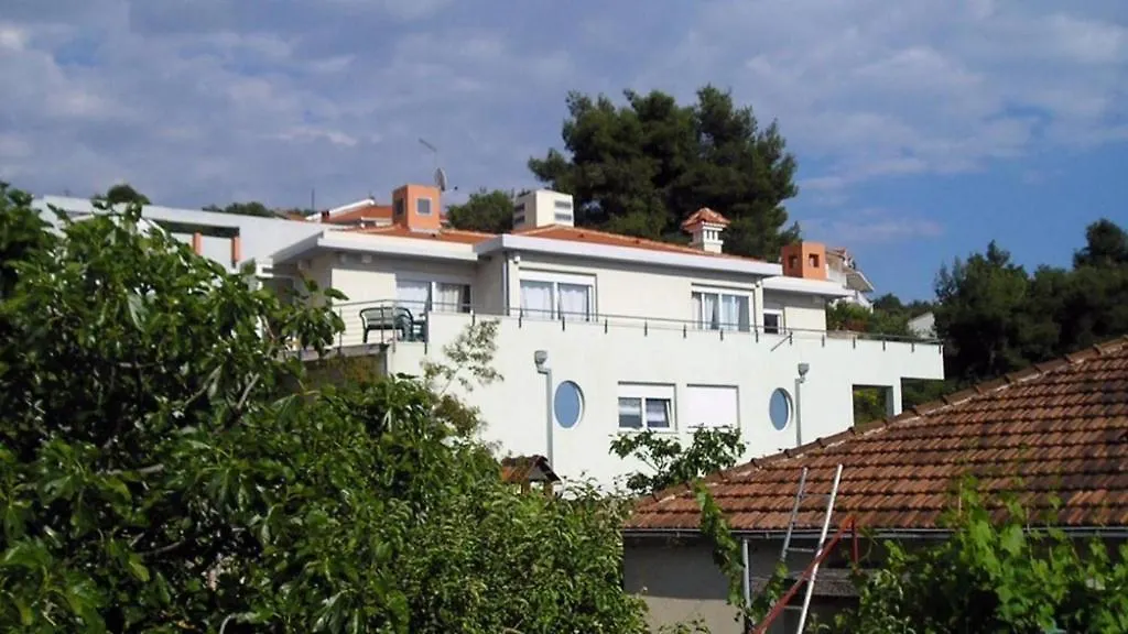 Studio Apartment In Trogir With Balcony, Air Conditioning, Wifi 4328-4