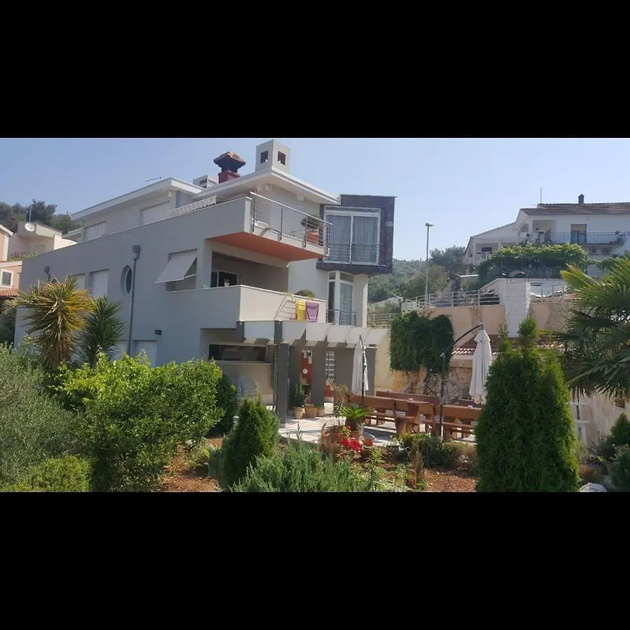Studio Apartment In Trogir With Balcony, Air Conditioning, Wifi 4328-4